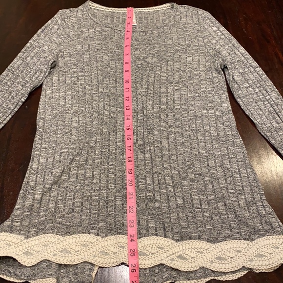 lace trim tunic sweater - Picture 2 of 5